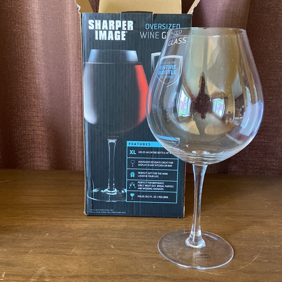 SHARPER IMAGE XL OVERSIZED WINE GLASS HOLDS AN ENTIRE BOTTLE OF WINE NEW - Picture 7 of 9